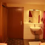 بيت ضيافة Haus Kartoner 3*