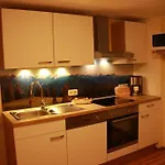 Haus Kartoner سخلادميخ