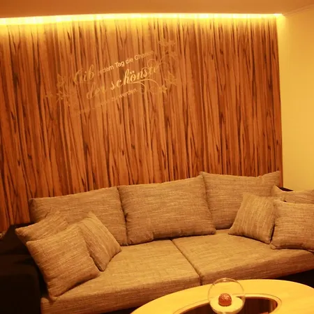 Haus Kartoner Affittacamere 3*