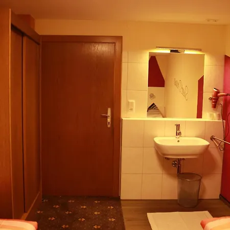 Pensjonat Haus Kartoner 3*