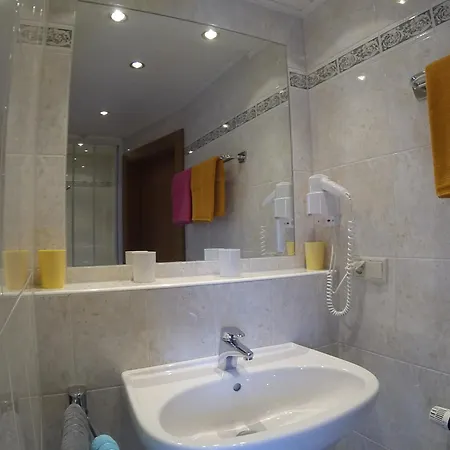 Haus Kartoner Affittacamere