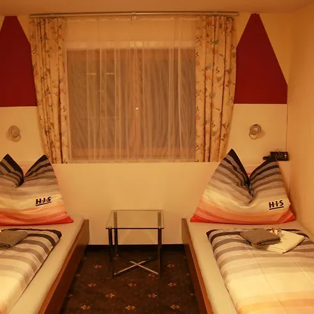 Haus Kartoner Affittacamere 3*